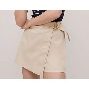 Ann Taylor NWT weekend collection beige buckle skort size 4
